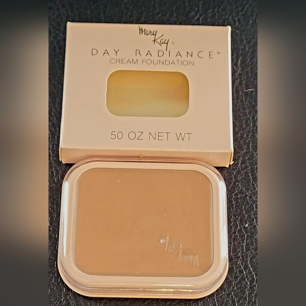NIB Vintage Mary Kay Day Radiance Cream Foundation ROSE BEIGE 0066 .50 oz